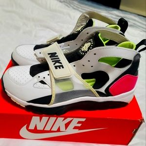 NIKE AIR TRAINER HUARACHE MENS SZ 11